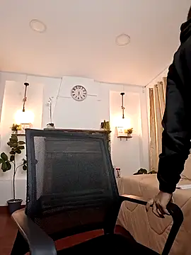 karlamorris  online show from September 22, 2025, 1:24 pm