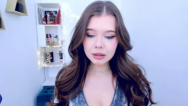 FollowLovee online show from December 17, 2024, 11:28 am