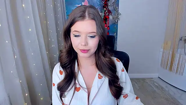 FollowLovee online show from December 31, 2024, 3:45 am