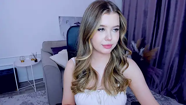 FollowLovee online show from February 19, 2025, 2:44 pm