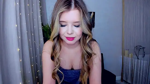 FollowLovee online show from March 10, 2025, 10:45 pm