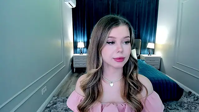 FollowLovee online show from October 5, 2025, 7:56 pm