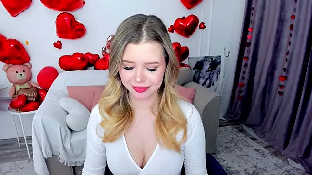 FollowLovee online show from February 12, 2026, 8:26 pm