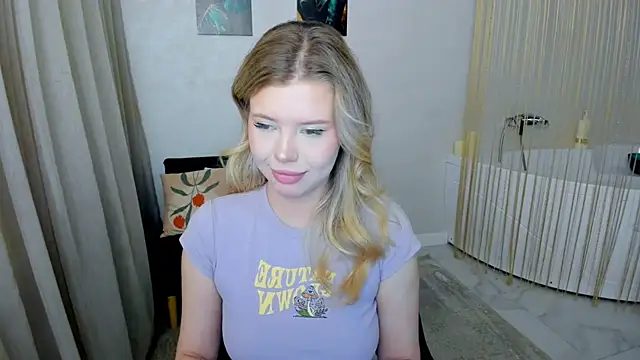 FollowLovee online show from June 18, 2026, 7:51 pm