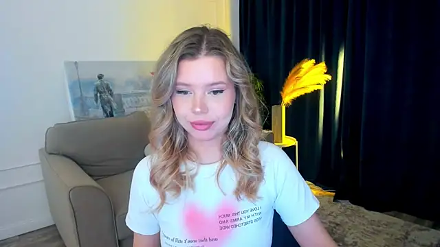 FollowLovee online show from June 22, 2026, 3:36 am