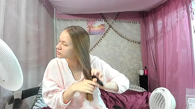 leila bambi  online show from May 13, 2026, 3:48 am