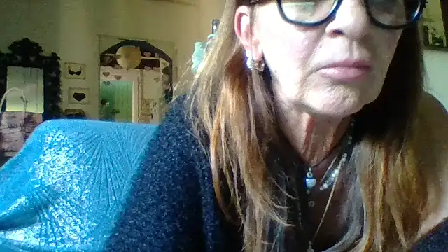gildamilf online show from May 15, 2026, 2:35 pm