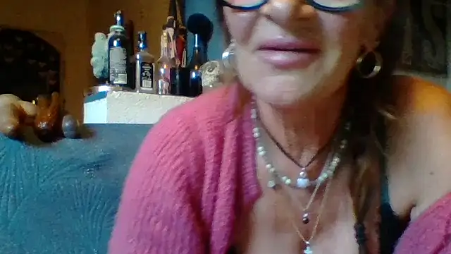 gildamilf online show from June 5, 2026, 6:46 pm
