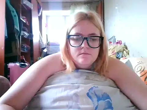 Snapshot of DesireMelissa chatting on October 16, 2025, 9:43 am DesireMelissa online show from October 16, 2025, 9:43 am