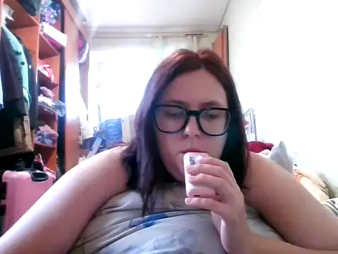 Snapshot of DesireMelissa chatting on October 19, 2025, 12:39 pm DesireMelissa online show from October 19, 2025, 12:39 pm