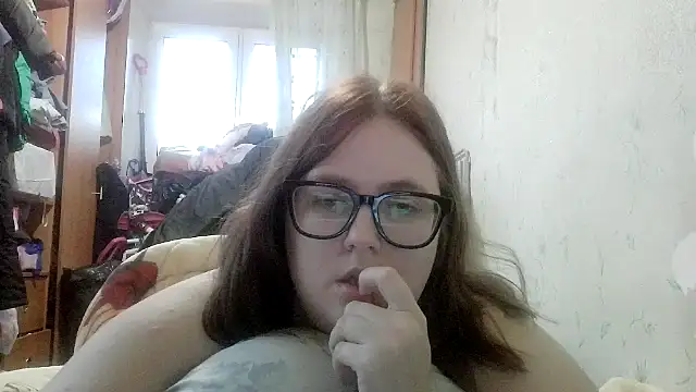 Snapshot of DesireMelissa chatting on November 18, 2025, 6:29 am DesireMelissa online show from November 18, 2025, 6:29 am