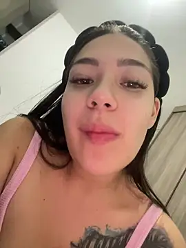 Latina vanessa online show from October 8, 2025, 3:48 am