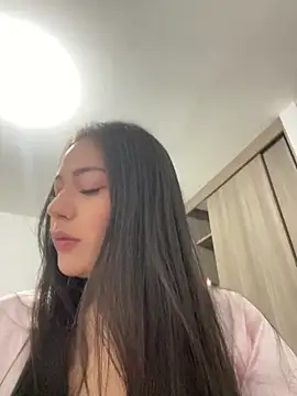 Latina vanessa online show from November 24, 2025, 11:37 pm