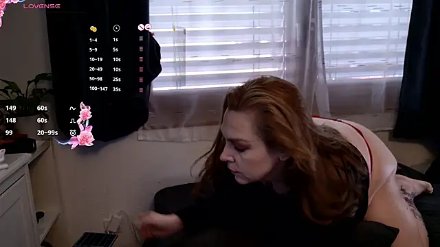 Big Beautiful MILF online show from September 18, 2025, 12:51 pm