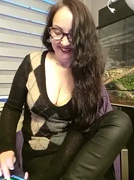 Snapshot of CamilleDesire chatting on October 2, 2025, 5:31 pm CamilleDesire online show from October 2, 2025, 5:31 pm