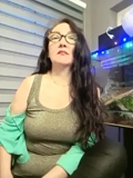 Snapshot of CamilleDesire chatting on October 6, 2025, 5:10 pm CamilleDesire online show from October 6, 2025, 5:10 pm