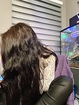 Snapshot of CamilleDesire chatting on October 28, 2025, 5:26 pm CamilleDesire online show from October 28, 2025, 5:26 pm