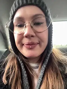 RinaCat online show from November 12, 2025, 8:15 am