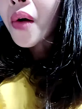 Snapshot of Hana_love20 chatting on February 18, 2025, 7:32 am Hana love20 online show from February 18, 2025, 7:32 am