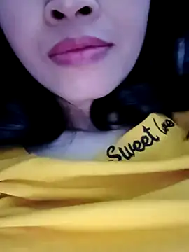 Snapshot of Hana_love20 chatting on February 19, 2025, 6:11 am Hana love20 online show from February 19, 2025, 6:11 am