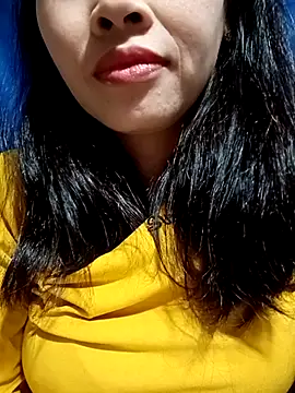 Snapshot of Hana_love20 chatting on February 28, 2025, 12:20 pm Hana love20 online show from February 28, 2025, 12:20 pm