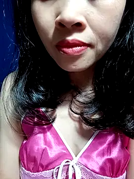 Snapshot of Hana_love20 chatting on March 5, 2025, 6:44 am Hana love20 online show from March 5, 2025, 6:44 am
