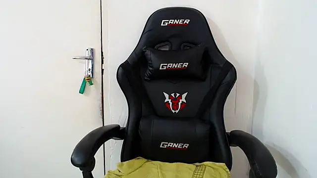 Snapshot of IceBellaCane313 chatting on September 16, 2025, 12:28 pm IceBellaCane313 online show from September 16, 2025, 12:28 pm