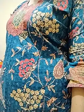 Ameera19 online show from May 13, 2026, 4:37 pm