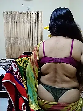 Ameera19 online show from June 18, 2026, 8:35 pm