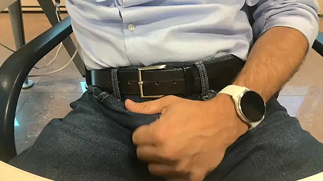 Snapshot of alessandroman2114 chatting on October 16, 2025, 4:08 pm alessandroman2114 online show from October 16, 2025, 4:08 pm