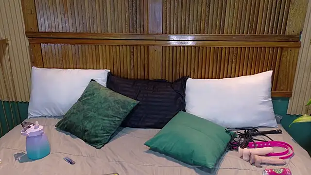 Snapshot of Eli666uwu chatting on October 11, 2025, 10:30 pm Eli666uwu online show from October 11, 2025, 10:30 pm