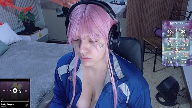 Snapshot of Eli666uwu chatting on October 21, 2025, 11:22 am Eli666uwu online show from October 21, 2025, 11:22 am