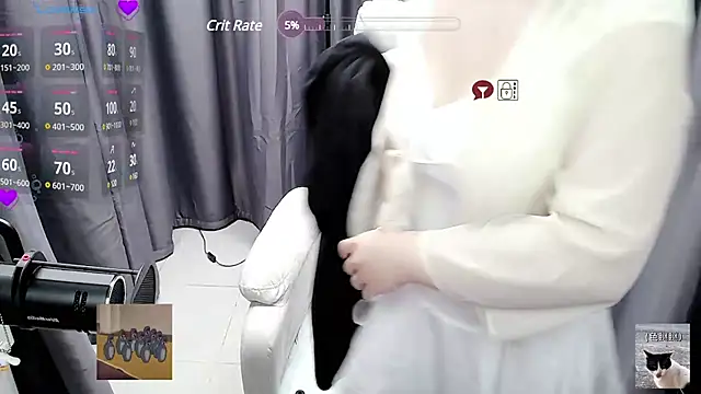 CryKuro  online show from December 7, 2024, 8:05 pm