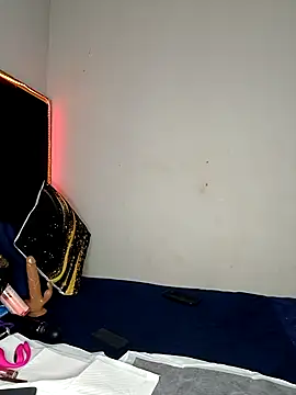 Snapshot of DarkButterfly99 chatting on September 13, 2025, 4:18 pm DarkButterfly99 online show from September 13, 2025, 4:18 pm