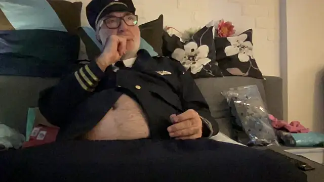 EroticVenetian online show from February 16, 2025, 7:05 pm
