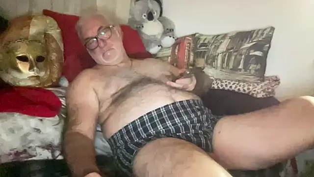 Snapshot of EroticVenetian chatting on October 5, 2025, 9:34 pm EroticVenetian online show from October 5, 2025, 9:34 pm