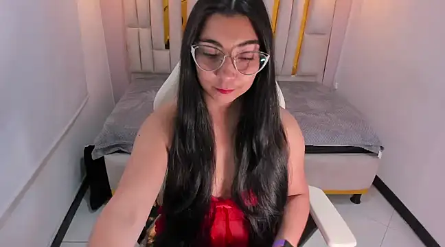 Karla hernandez  online show from March 11, 2025, 11:01 am