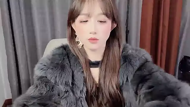 xiaotaozi163 online show from February 3, 2025, 3:59 pm