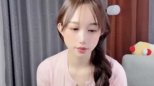xiaotaozi163 online show from February 24, 2025, 3:53 pm