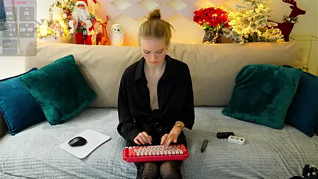 Alexandra Demore online show from December 22, 2024, 9:42 pm