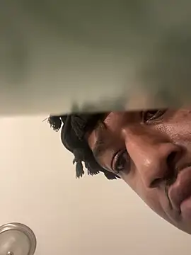 Snapshot of ThatDickSexy2 chatting on December 21, 2025, 6:31 am ThatDickSexy2 online show from December 21, 2025, 6:31 am