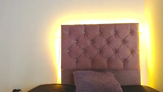 ANDREA TWERK ASS online show from May 5, 2026, 10:18 pm