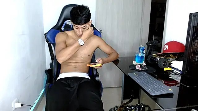 Juan da01 online show from March 8, 2025, 1:06 am