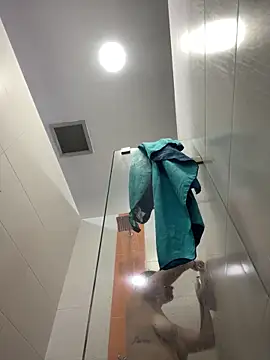 katy pp online show from November 29, 2025, 8:12 pm