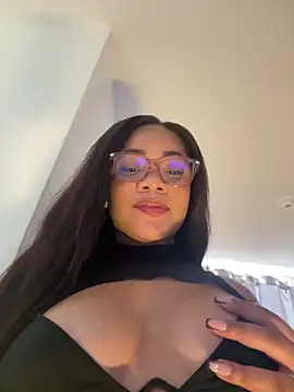 ashley Tompson1 online show from April 30, 2026, 2:01 pm