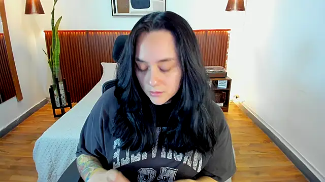 KatherineBond online show from October 15, 2025, 7:47 pm