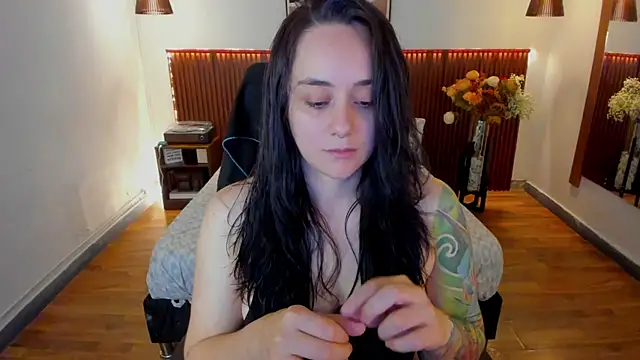 KatherineBond online show from May 8, 2026, 7:08 pm