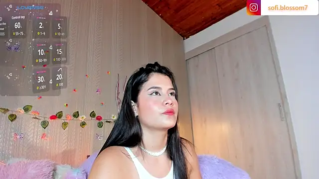 Snapshot of Sofi_Blossom chatting on July 9, 2026, 8:57 pm Sofi Blossom online show from July 9, 2026, 8:57 pm