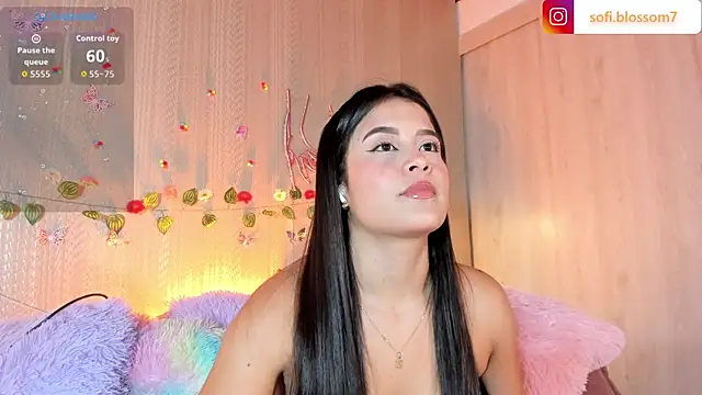 Snapshot of Sofi_Blossom chatting on August 6, 2026, 8:44 pm Sofi Blossom online show from August 6, 2026, 8:44 pm