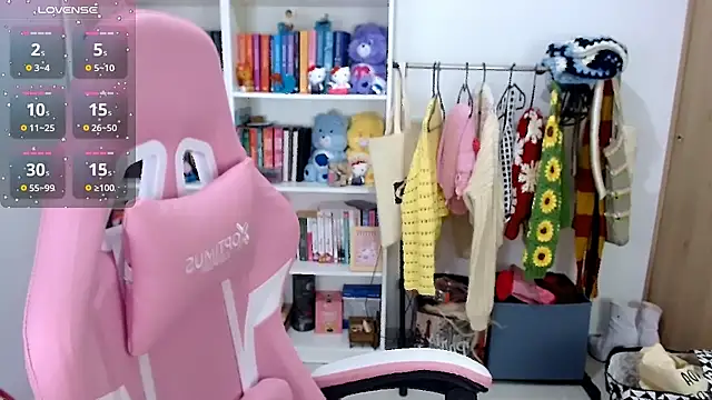 Snapshot of Gabiwaifu chatting on October 4, 2025, 11:41 am Gabiwaifu online show from October 4, 2025, 11:41 am